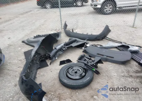 2018 Toyota Rav4 Le z USA, uszkodzony, nr VIN 2T3BFREV6JW715569